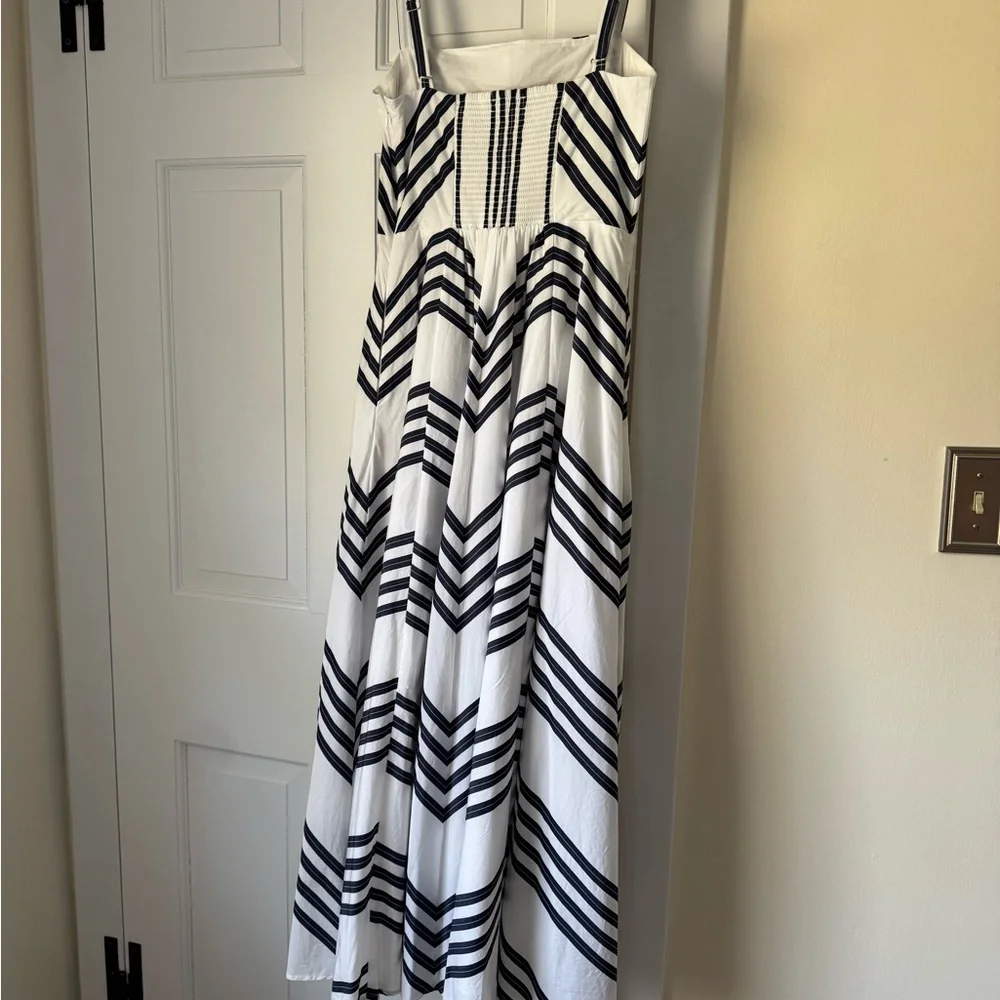 Hill House Home Coastal Margot Dress Size Small White Navy Chevron Midi - Picture 7 of 8